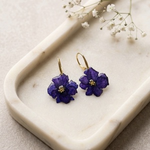 Cercei Handcrafted Flori Naturale si Aur 18K - Artynos.ro