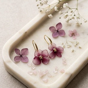 Cercei Handcrafted cu Flori Naturale suflați cu Aur 18K  Premium - bijuterii - cercei - cercei din rășină - Artynos.ro