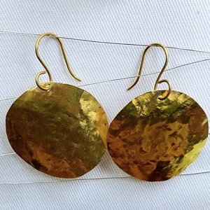 Cercei rotunzi, convexi, din alamă - bijuterii - cercei hoops - Artynos.ro Cercei rotunzi, convexi, din alamă - bijuterii - cercei hoops - Artynos.ro